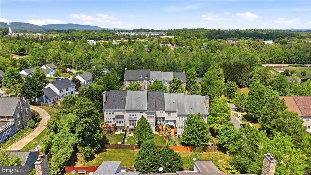 405 LEEDS RIDGE COURT