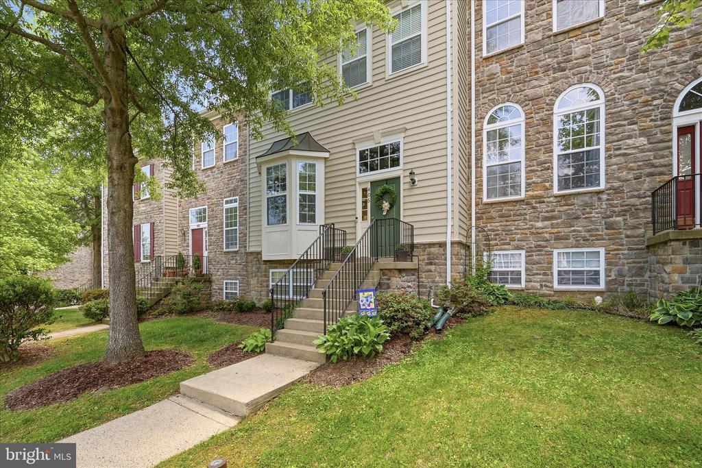 405 LEEDS RIDGE COURT
