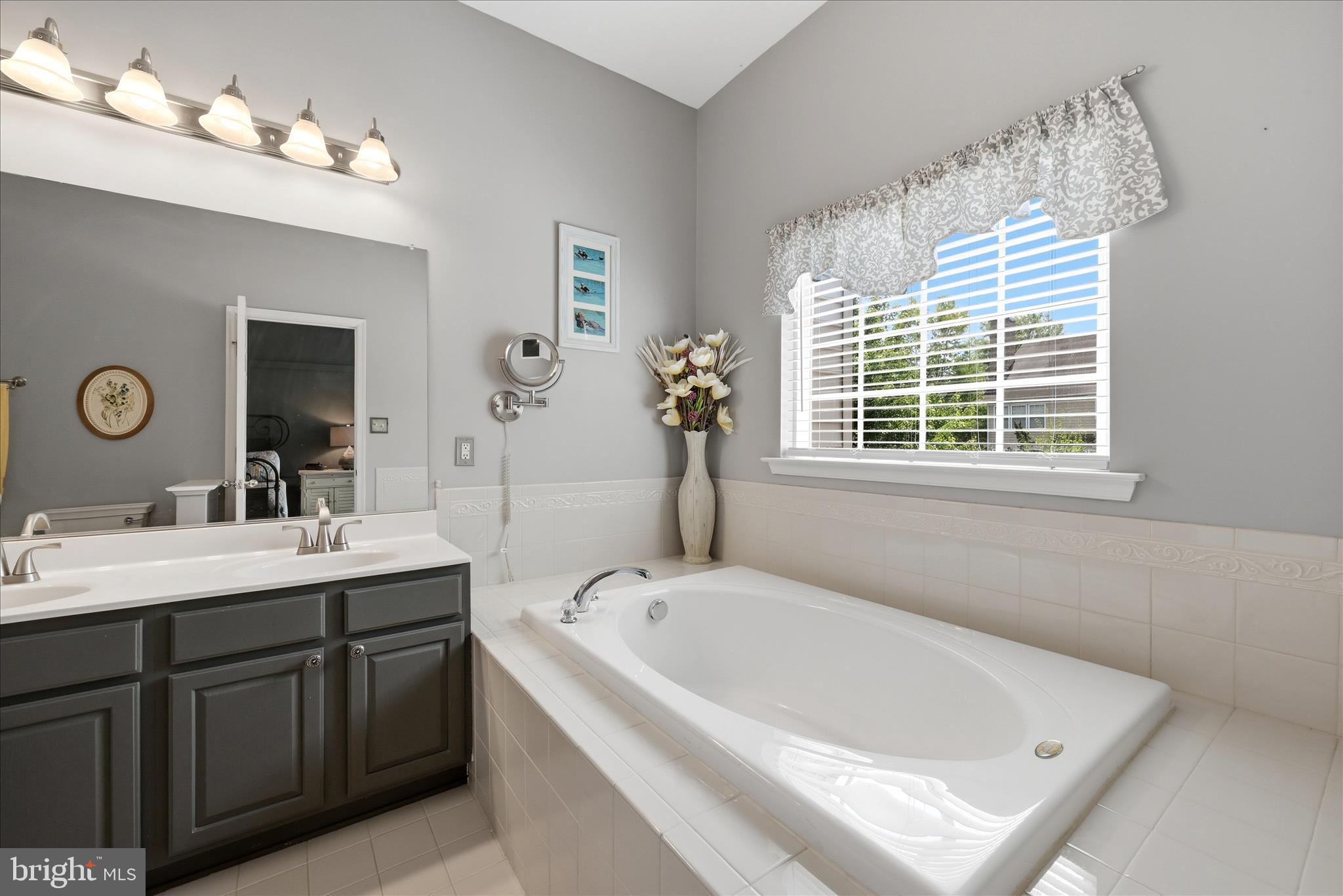 405 LEEDS RIDGE COURT