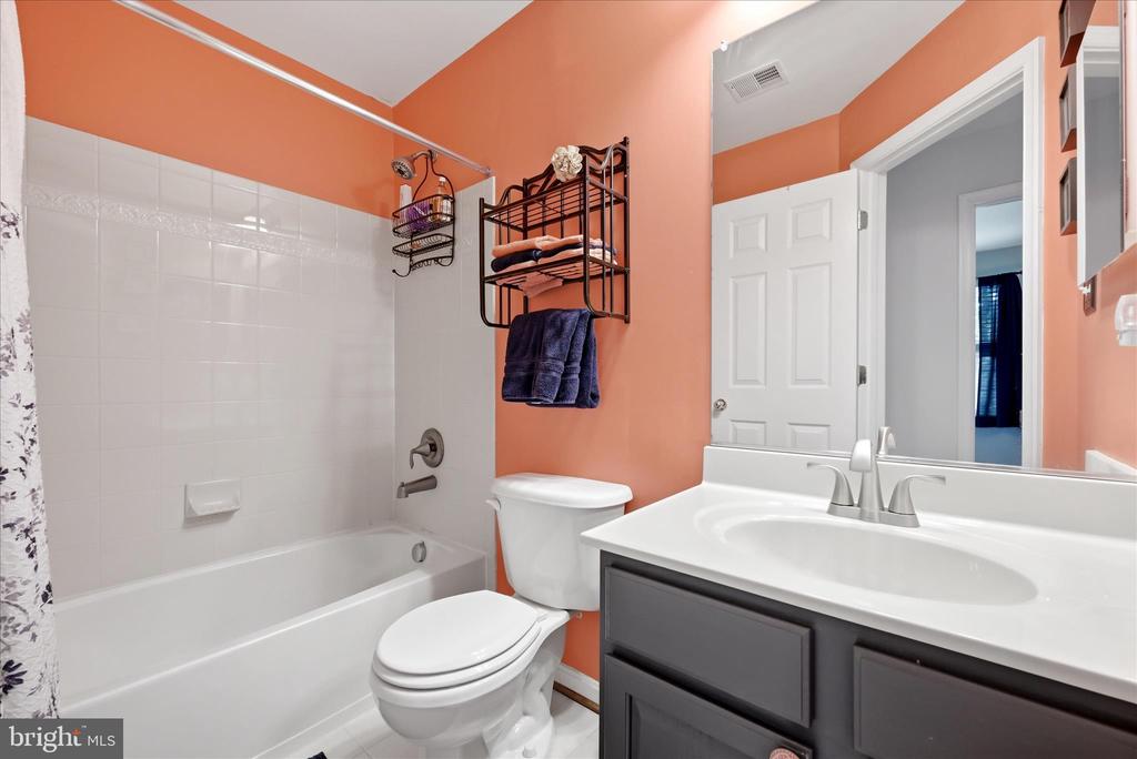 405 LEEDS RIDGE COURT