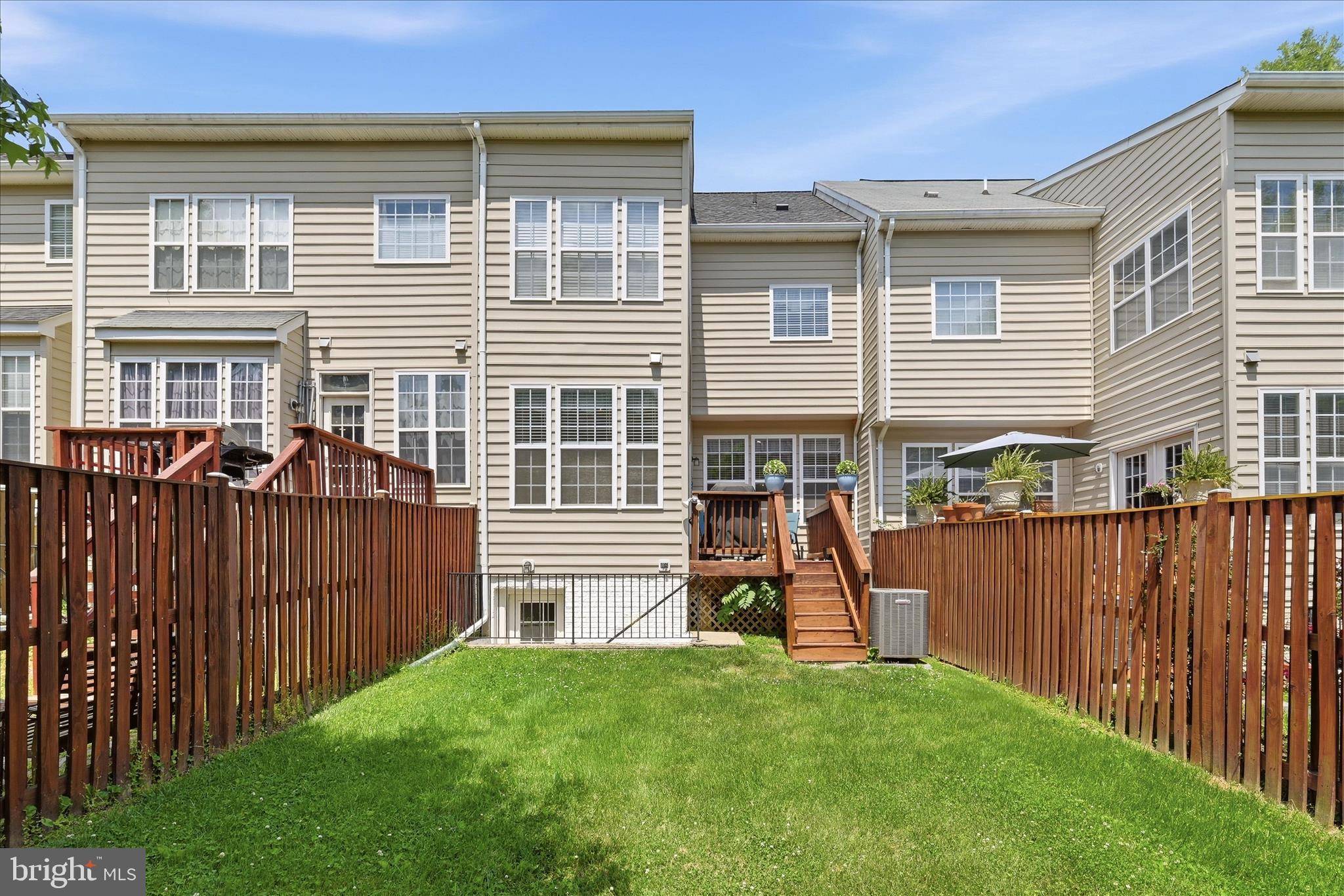 405 LEEDS RIDGE COURT