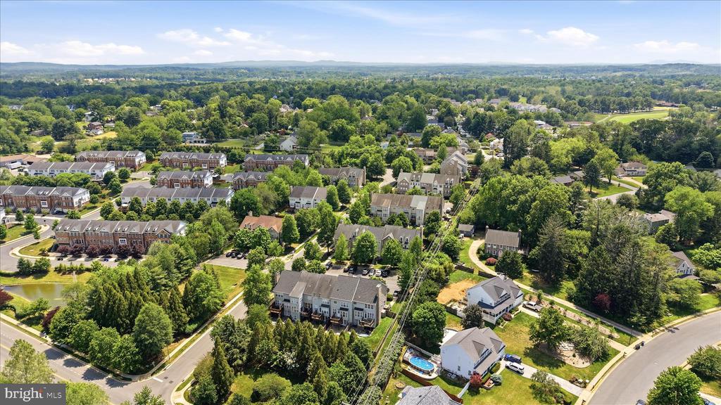405 LEEDS RIDGE COURT