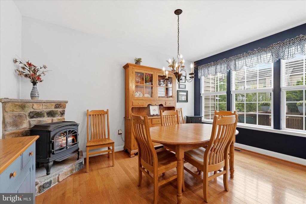 405 LEEDS RIDGE COURT