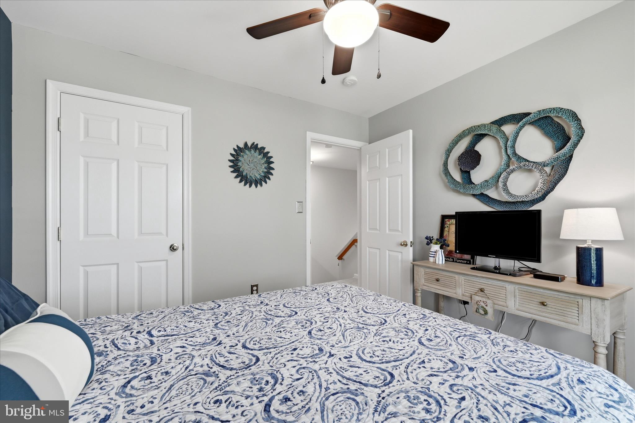 405 LEEDS RIDGE COURT