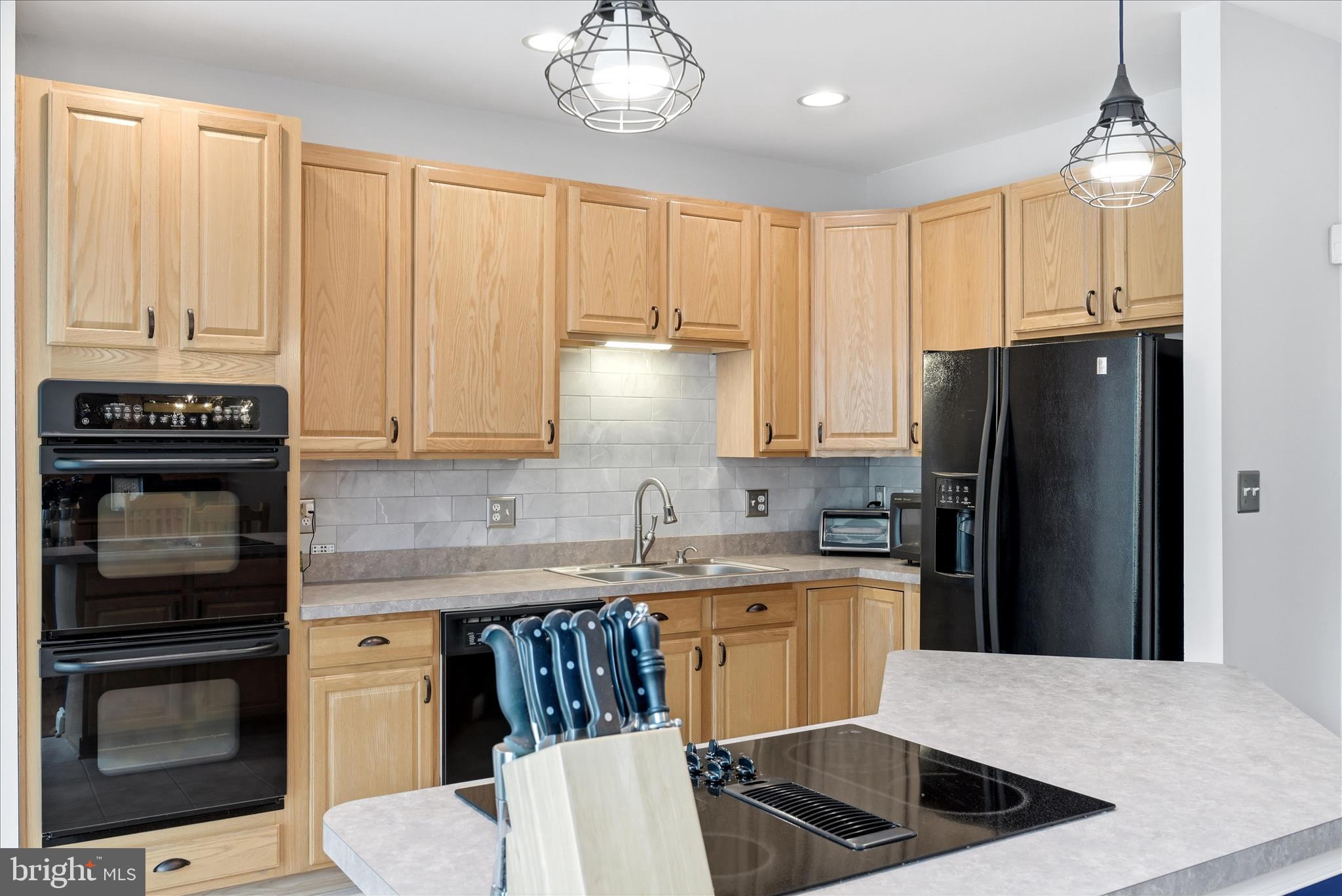 405 LEEDS RIDGE COURT