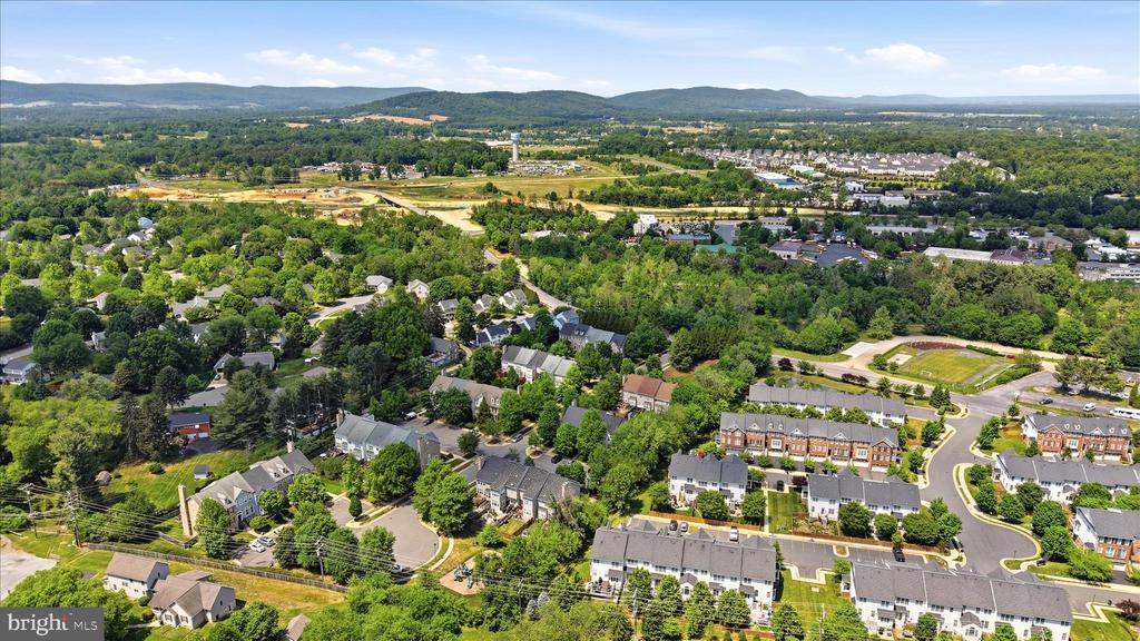 405 LEEDS RIDGE COURT