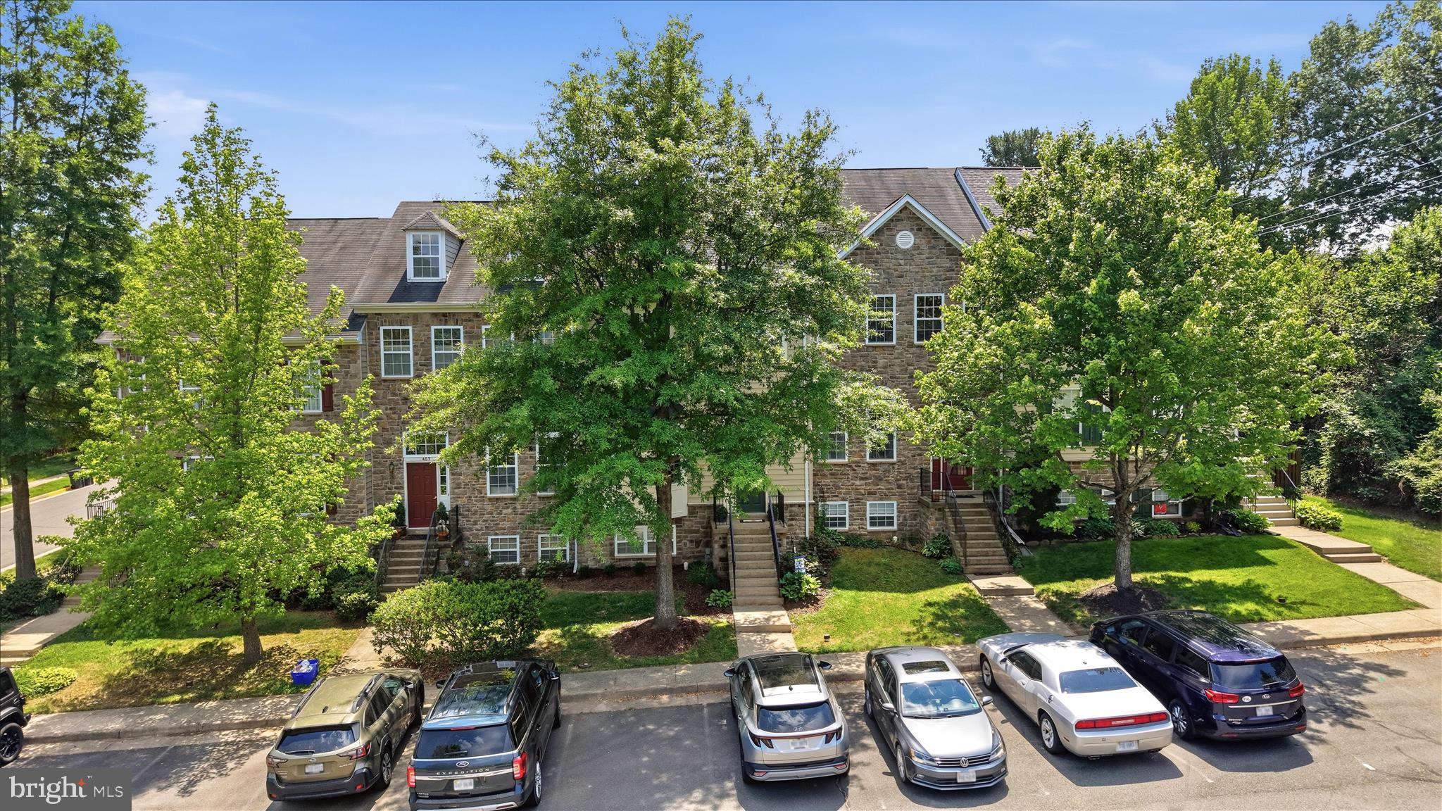 405 LEEDS RIDGE COURT