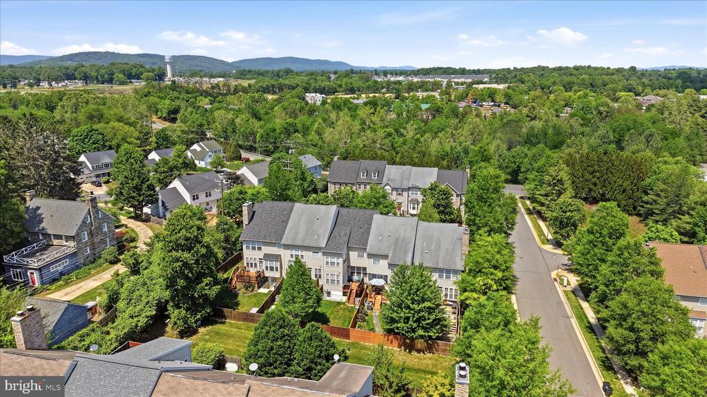 405 LEEDS RIDGE COURT