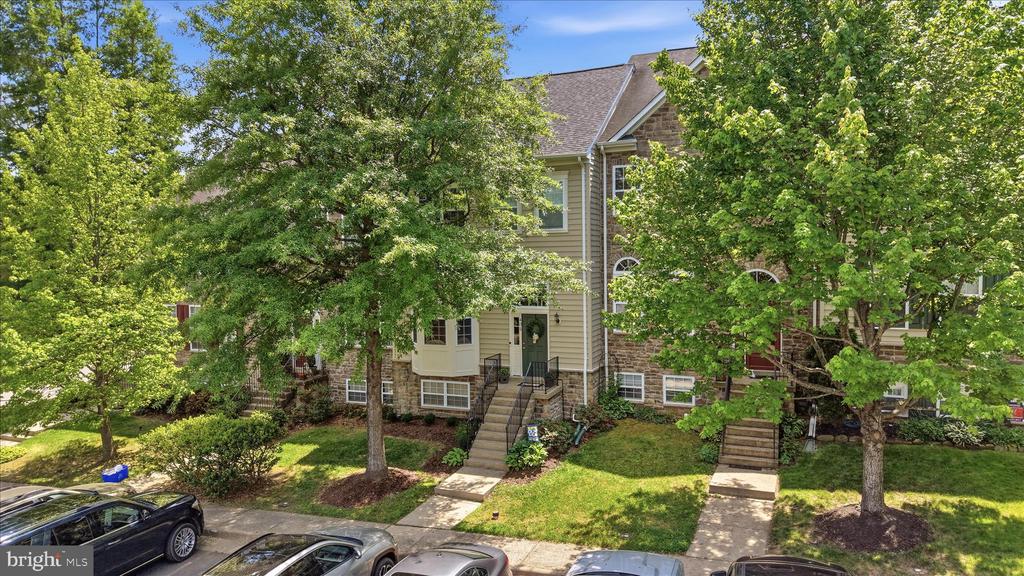 405 LEEDS RIDGE COURT