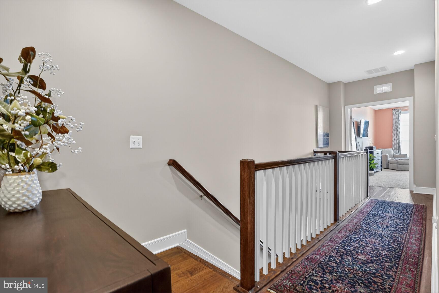 23048 LAVALLETTE SQUARE