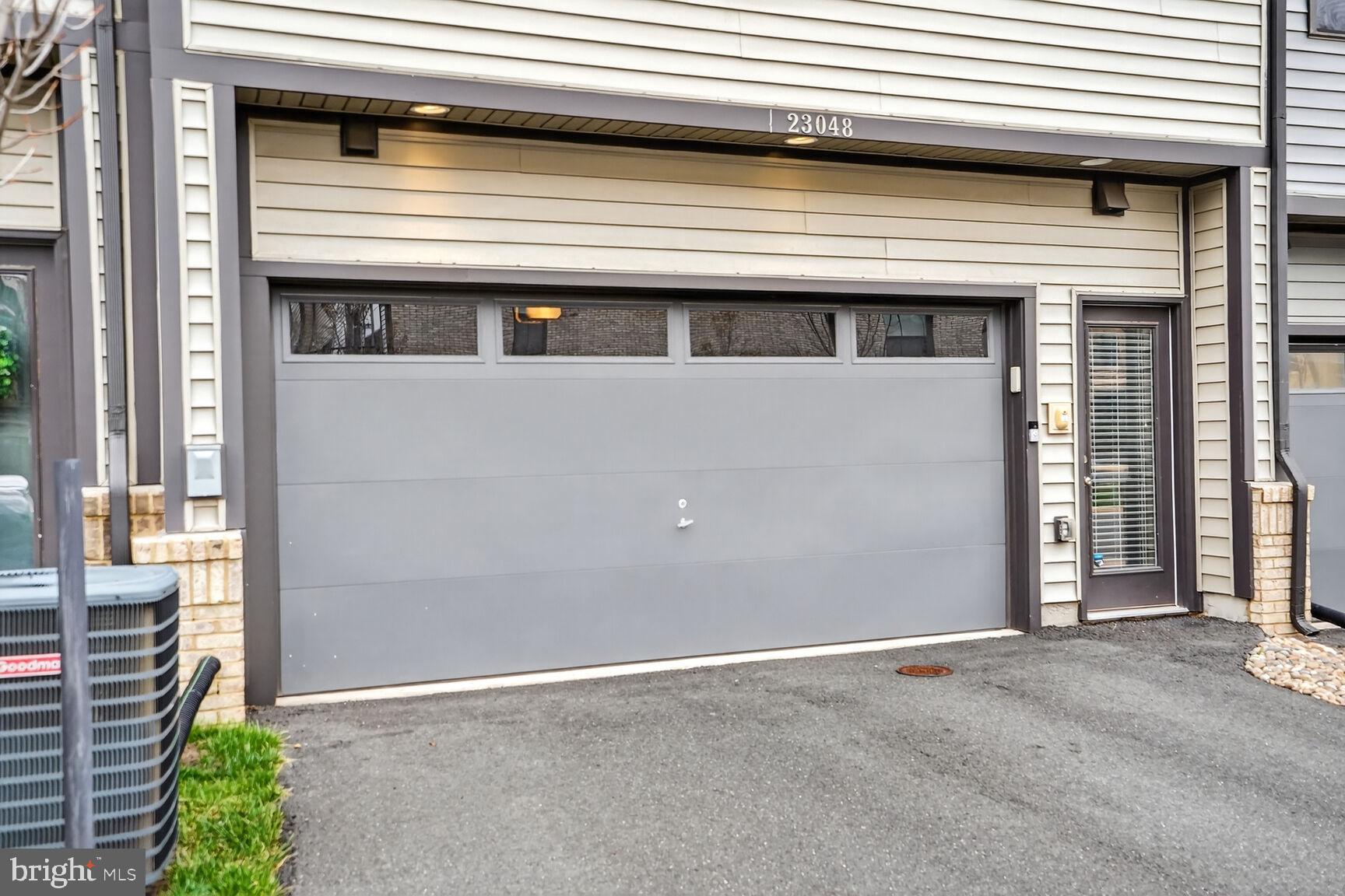 23048 LAVALLETTE SQUARE