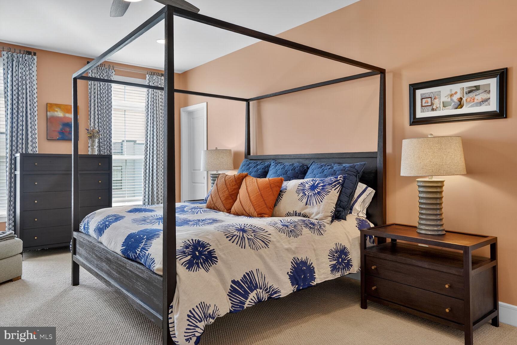 23048 LAVALLETTE SQUARE