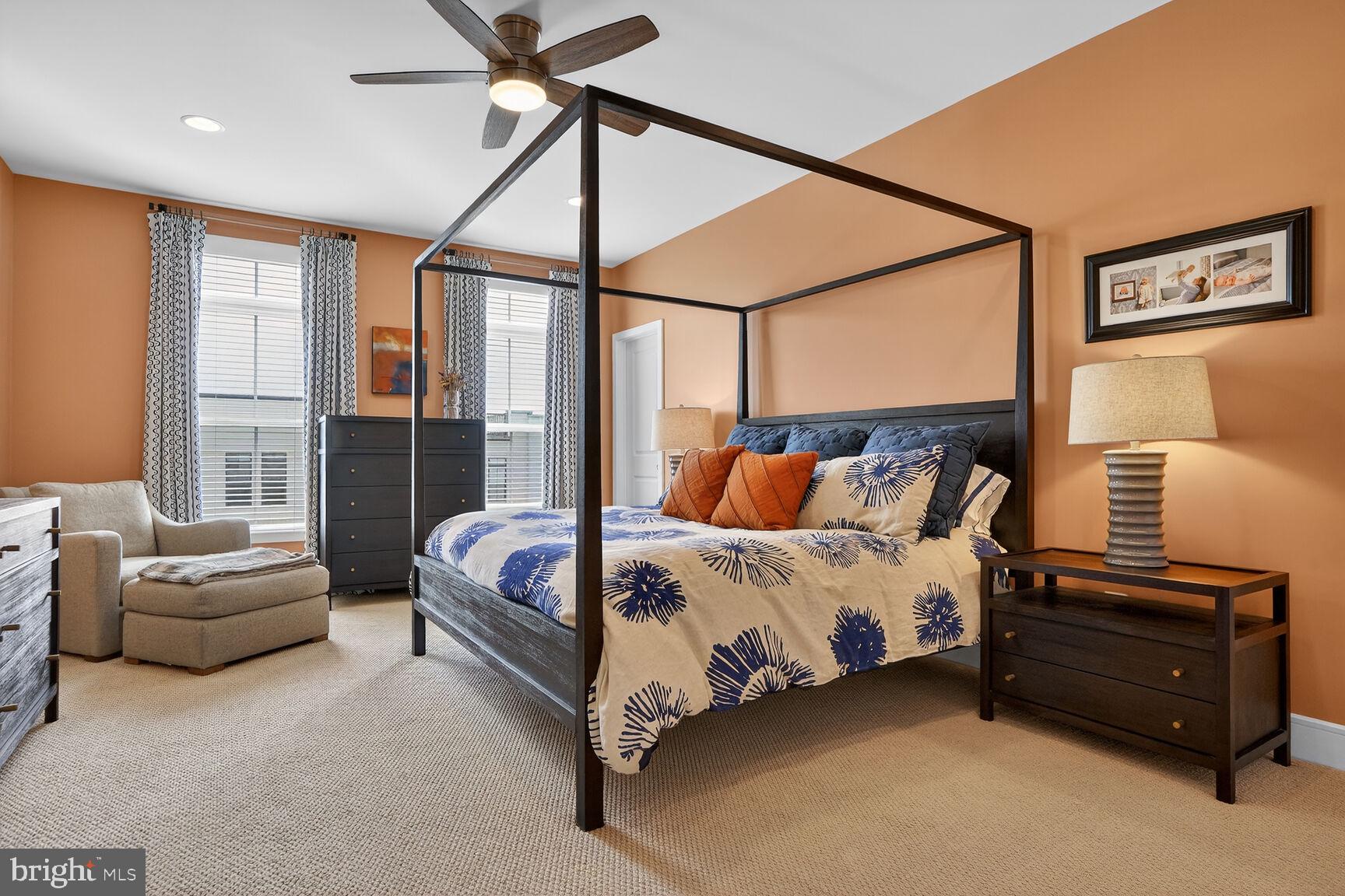 23048 LAVALLETTE SQUARE