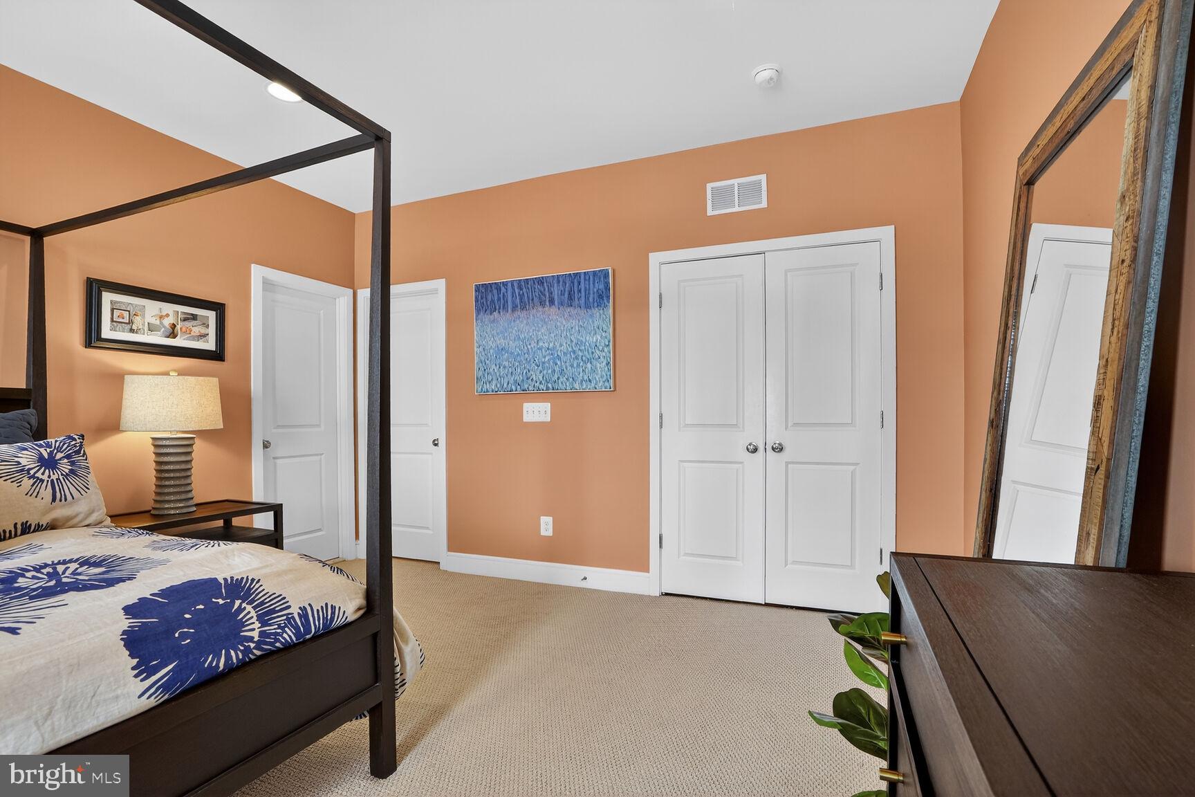 23048 LAVALLETTE SQUARE