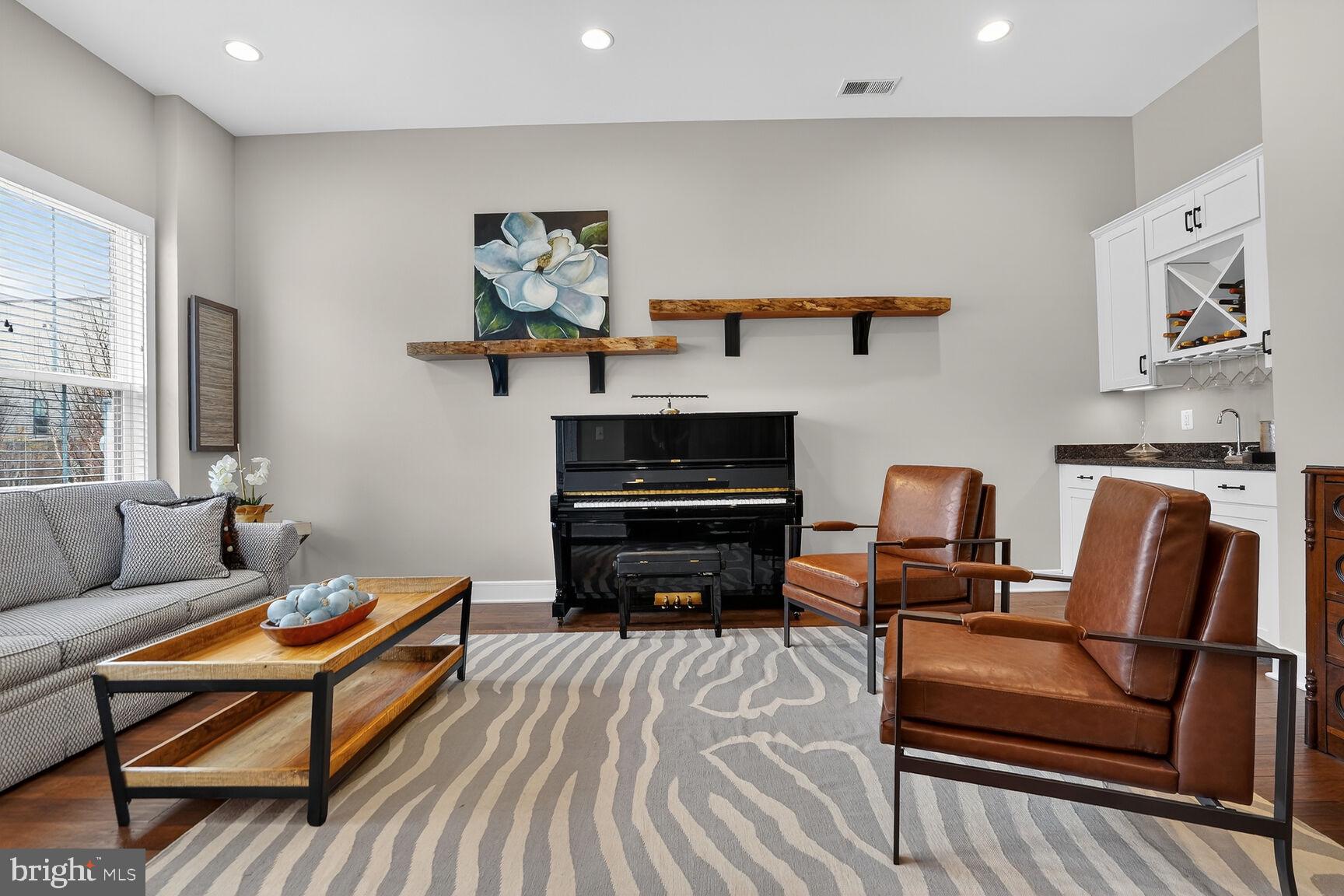 23048 LAVALLETTE SQUARE