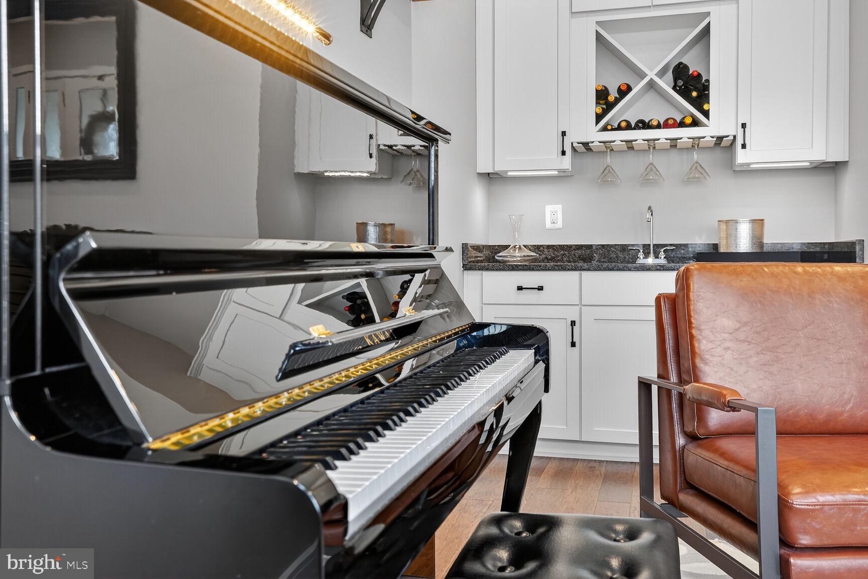 23048 LAVALLETTE SQUARE