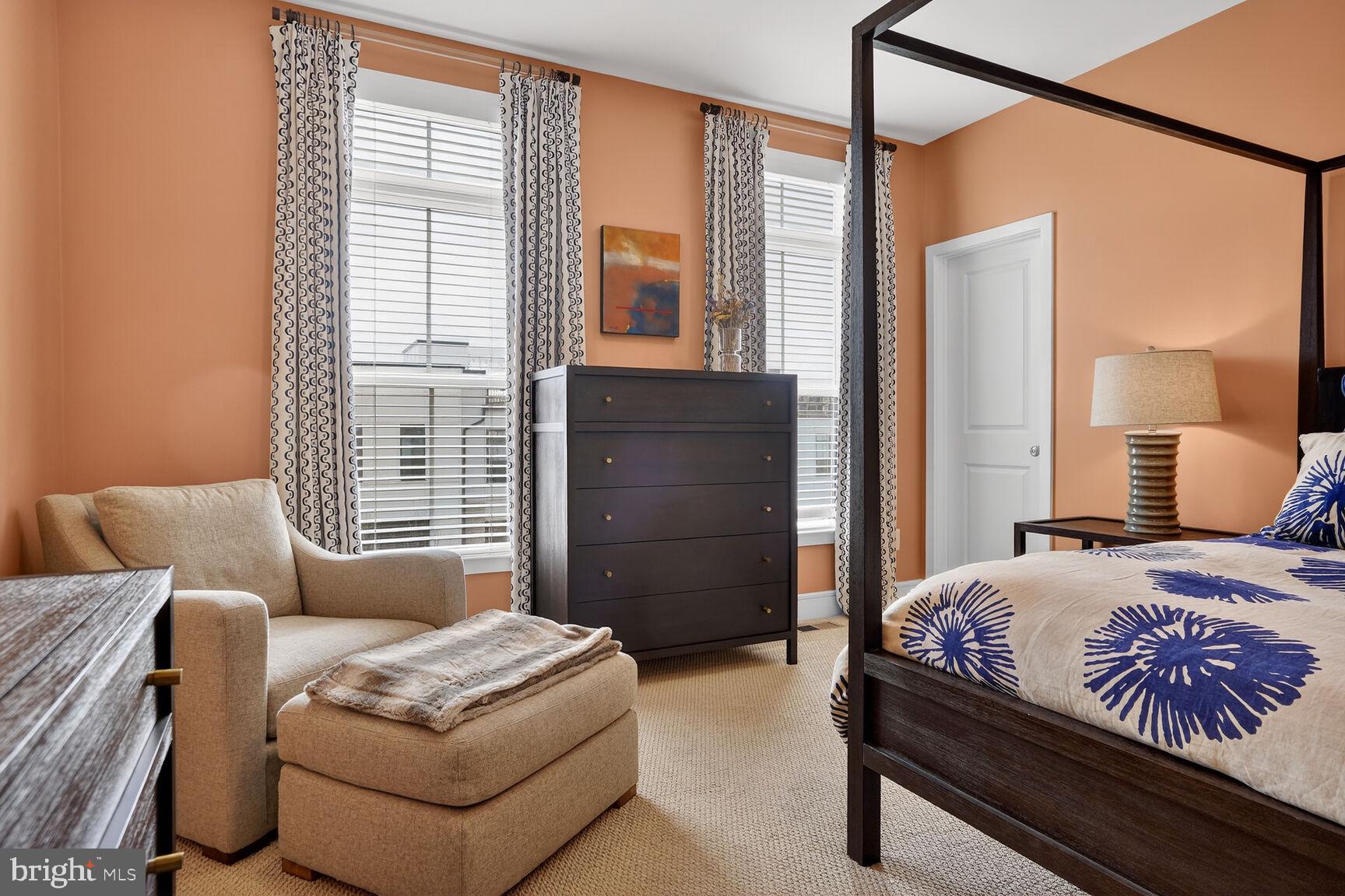 23048 LAVALLETTE SQUARE
