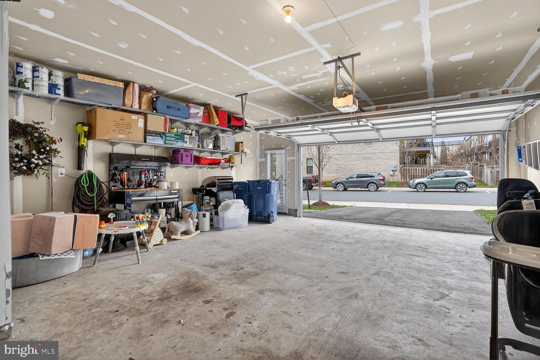 23048 LAVALLETTE SQUARE