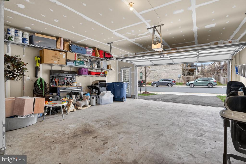 23048 LAVALLETTE SQUARE