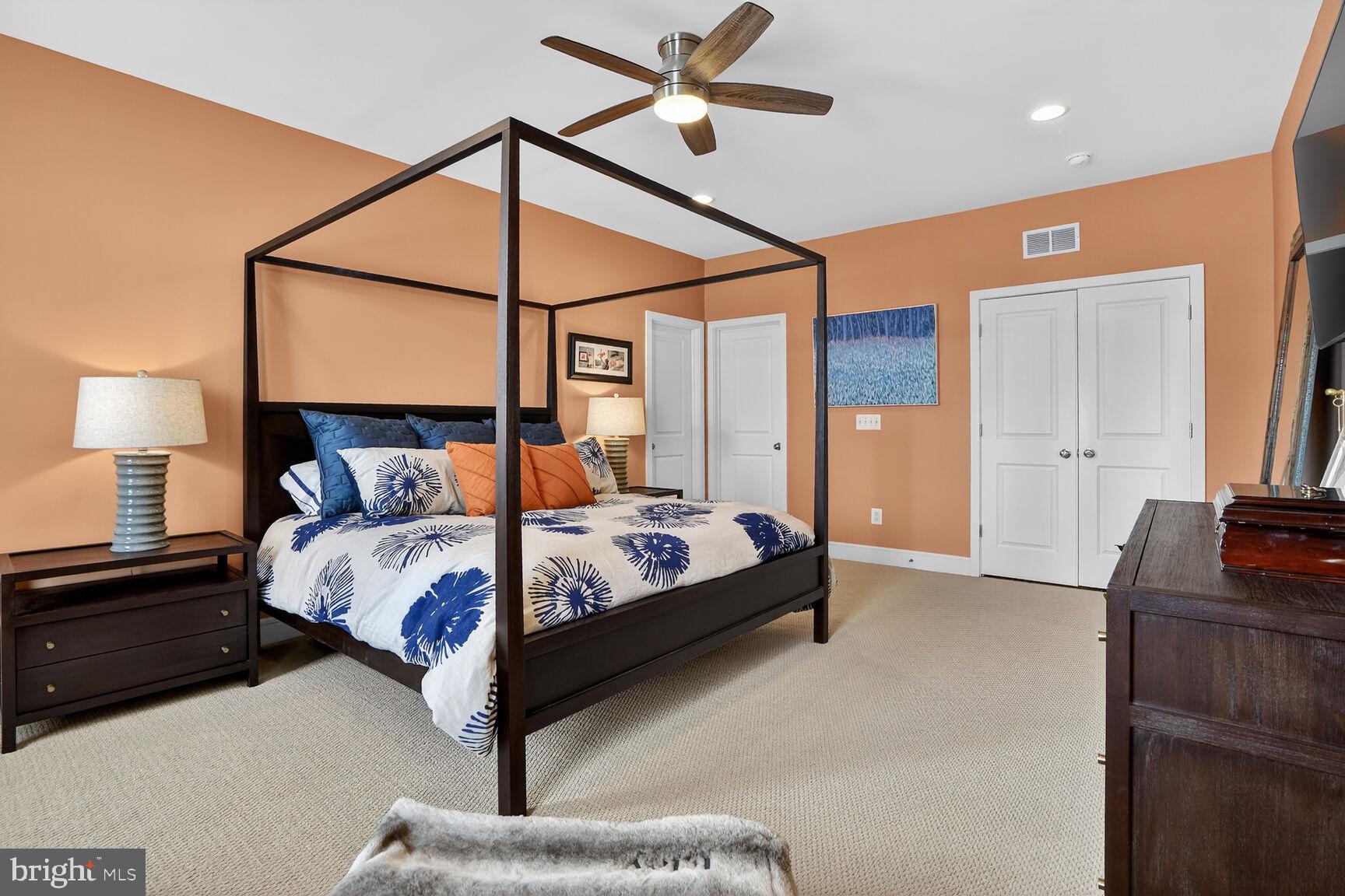 23048 LAVALLETTE SQUARE