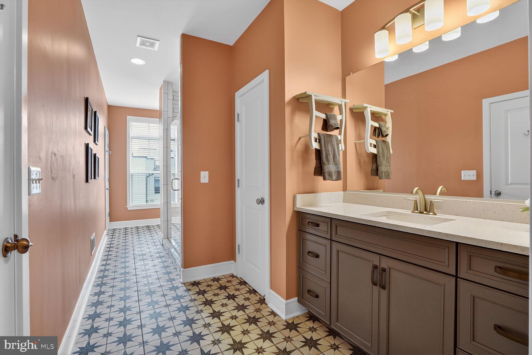 23048 LAVALLETTE SQUARE