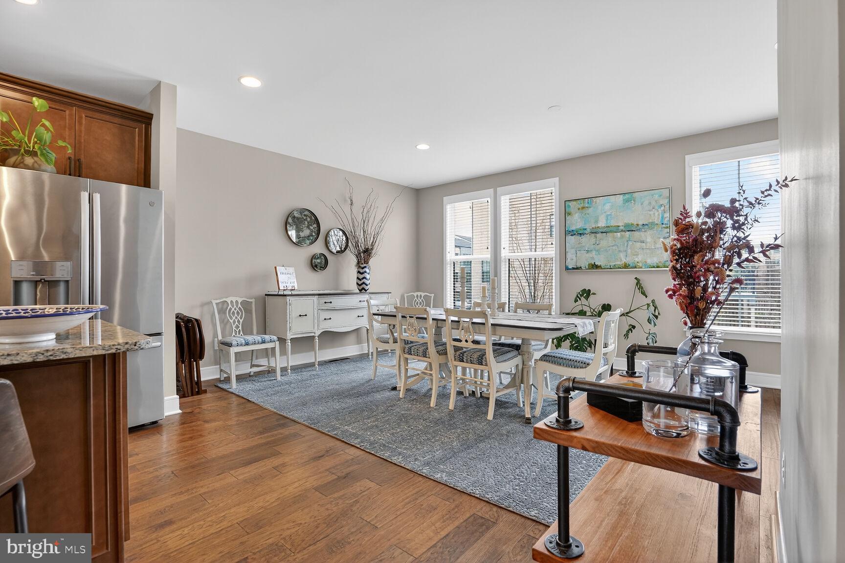 23048 LAVALLETTE SQUARE