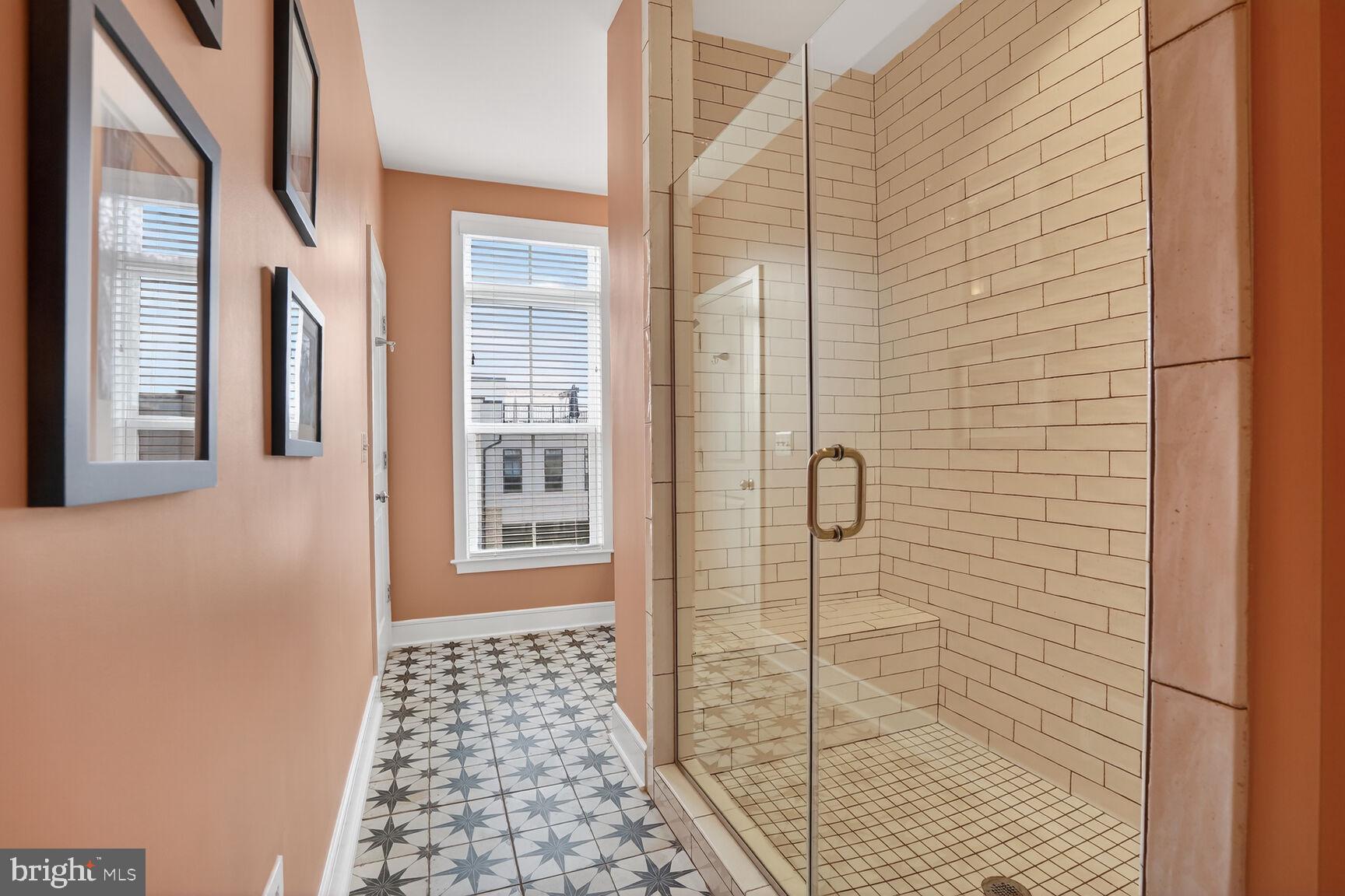 23048 LAVALLETTE SQUARE