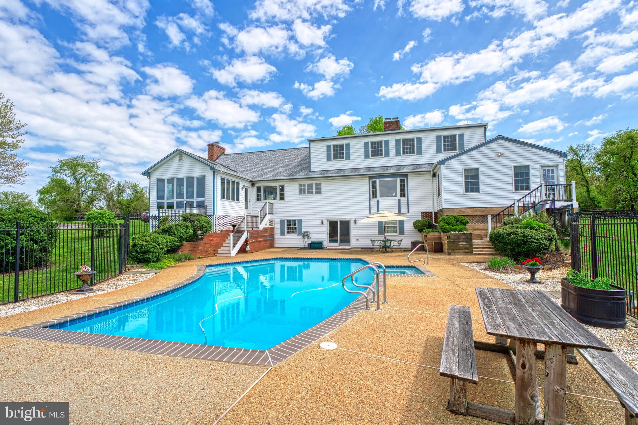 36181 FOXLORE FARM LANE