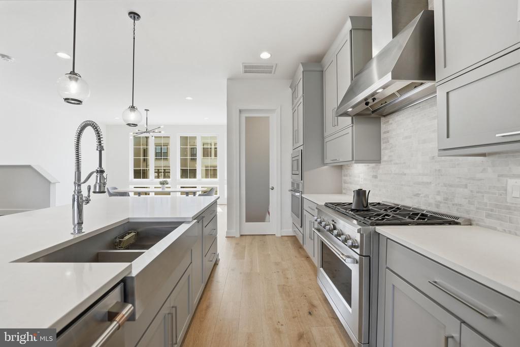 20230 TAFT TERRACE