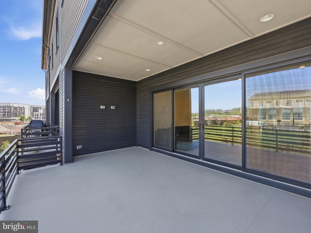 20230 TAFT TERRACE