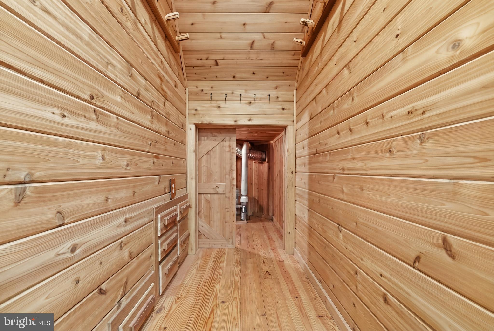 22826 COURTLAND PARK DRIVE