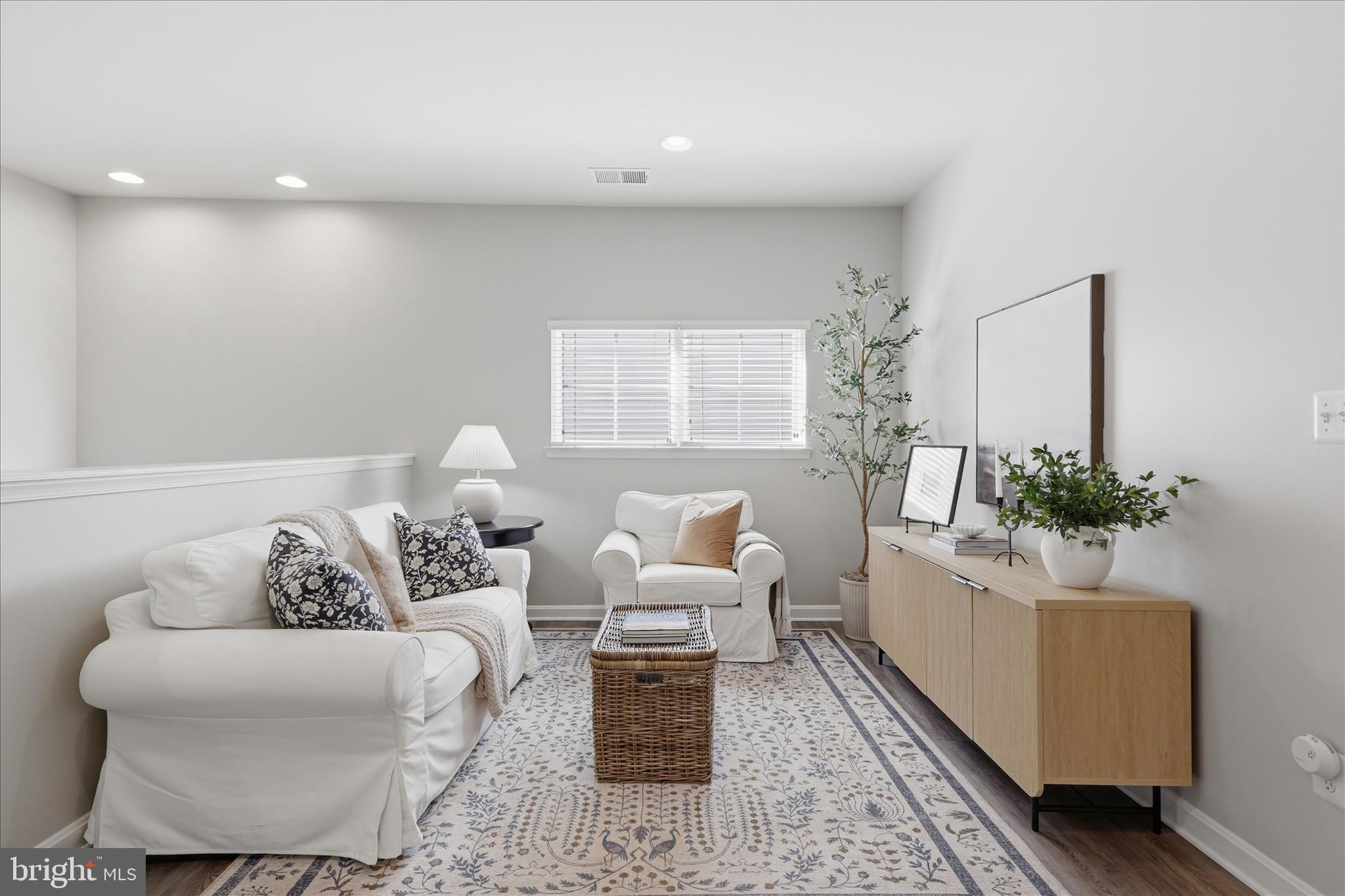 42787 CHATELAIN CIRCLE