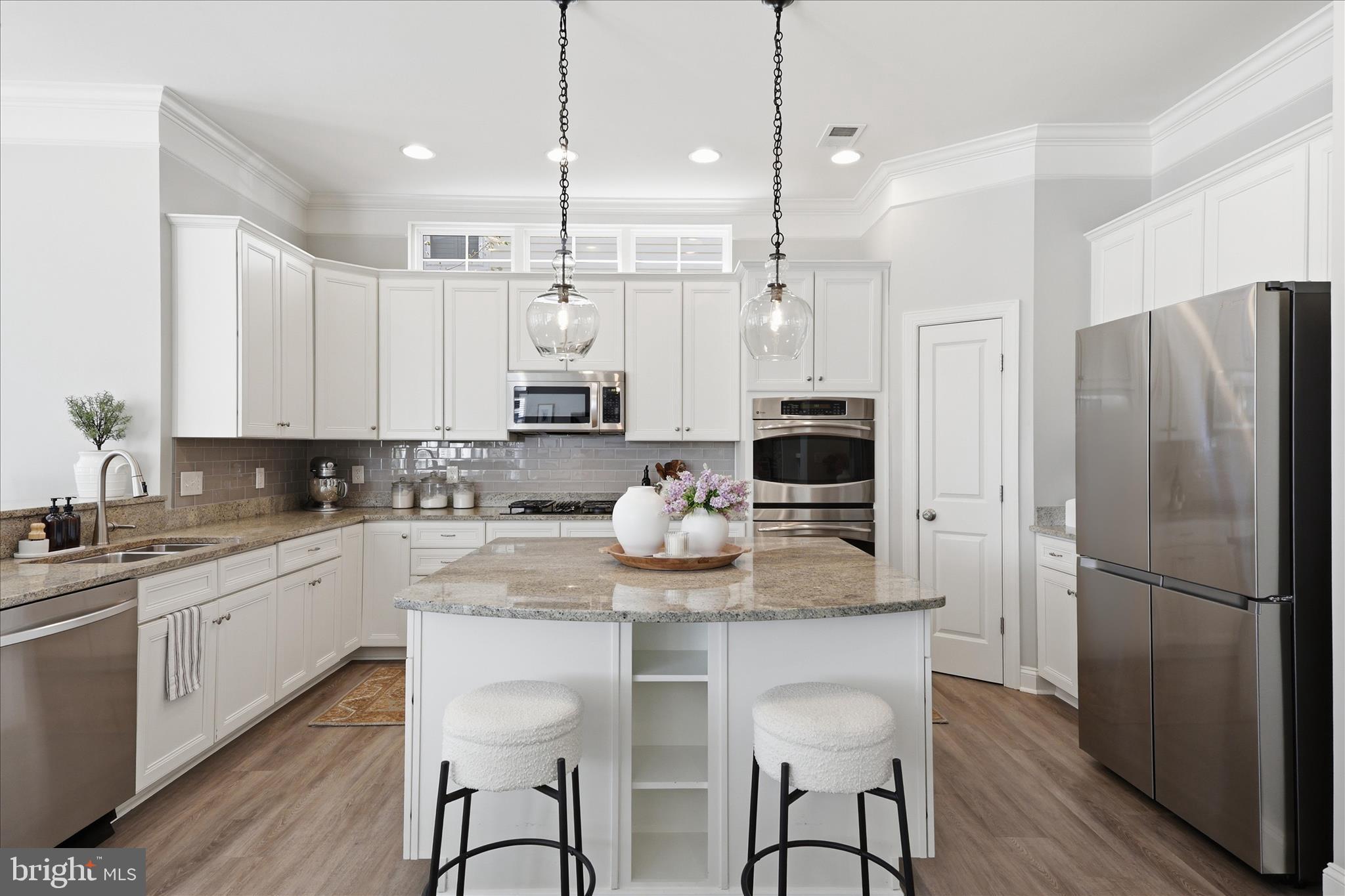 42787 CHATELAIN CIRCLE