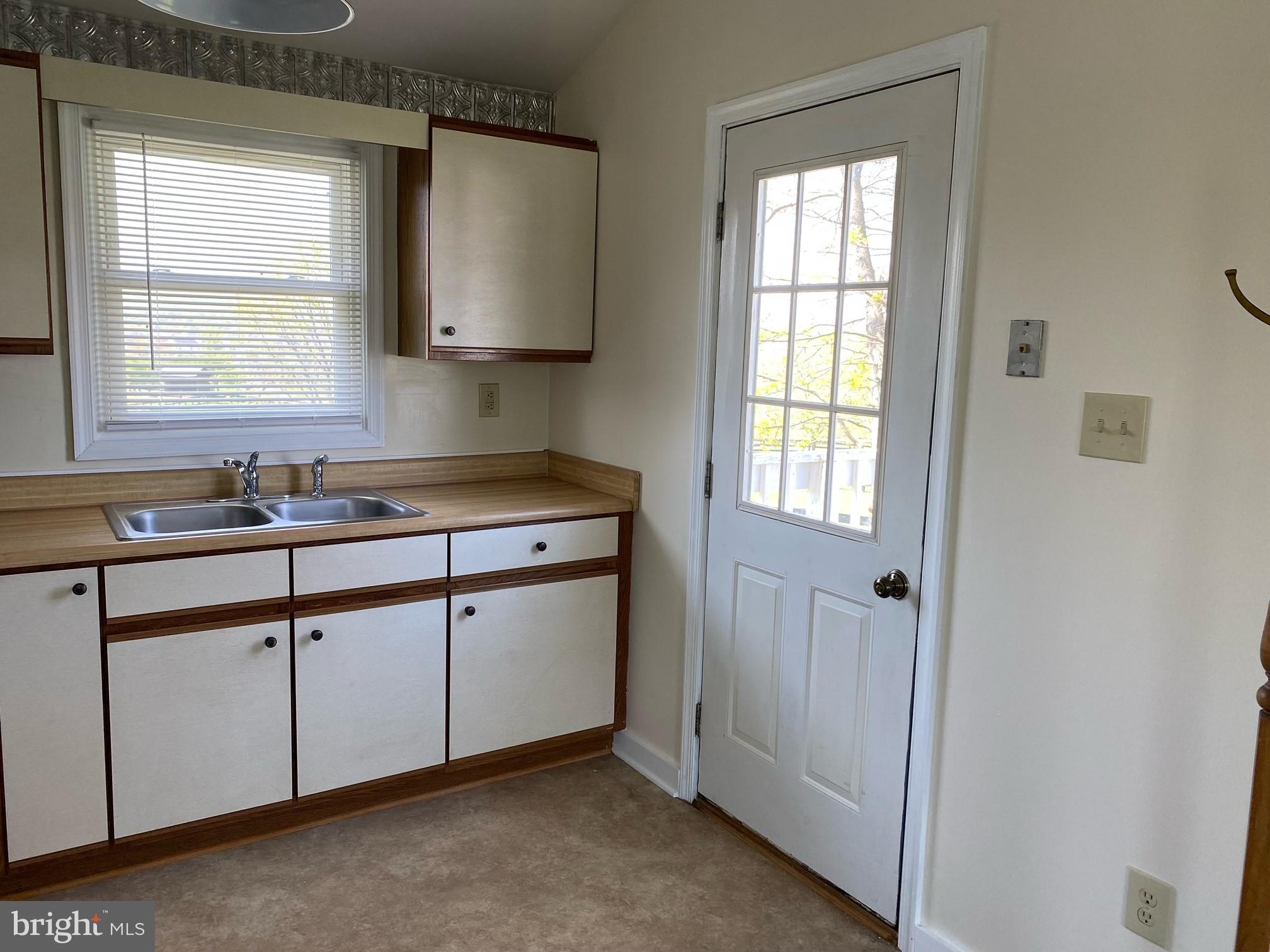 36181 FOXLORE FARM LANE