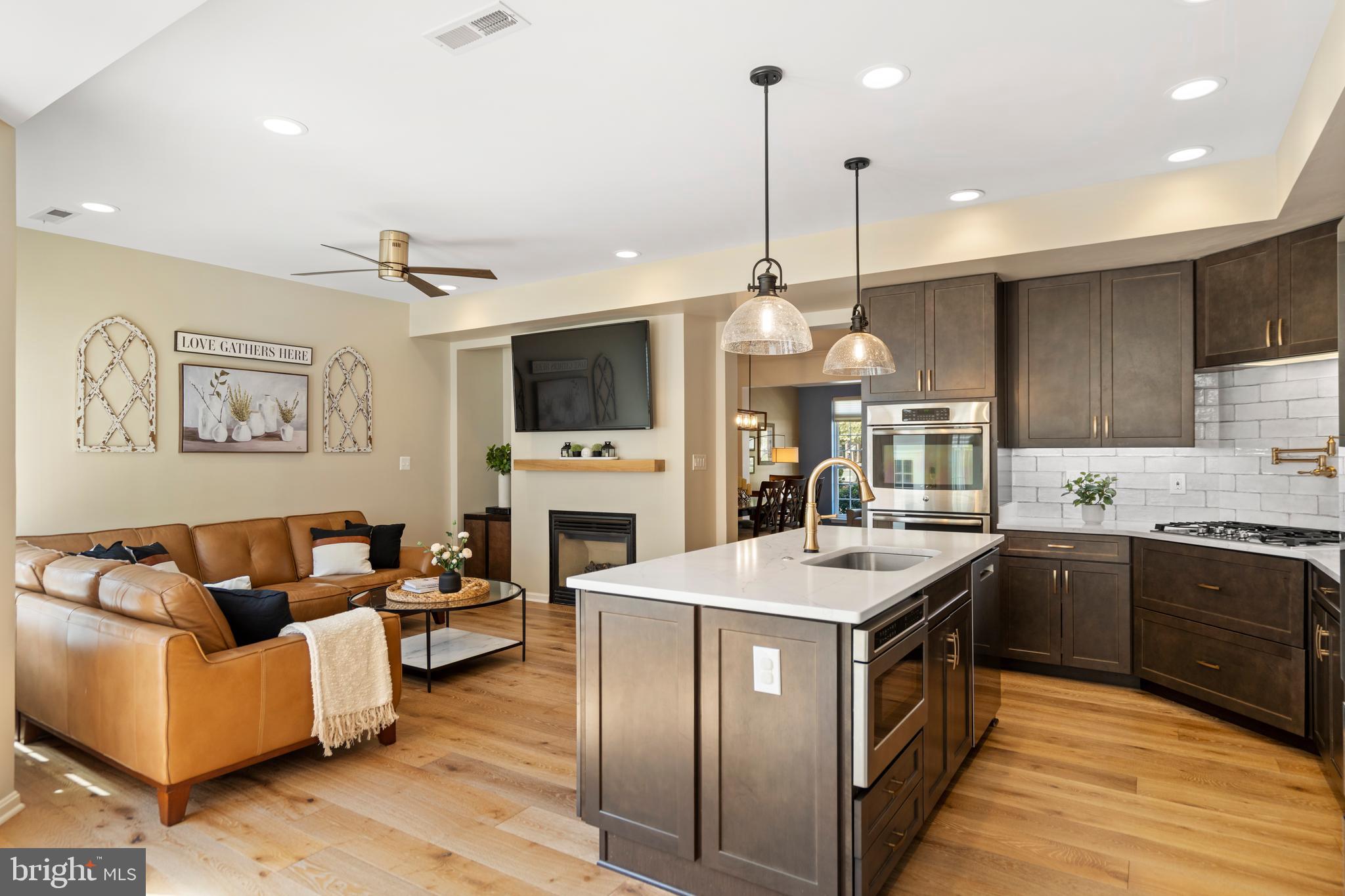 22938 EVERSOLE TERRACE