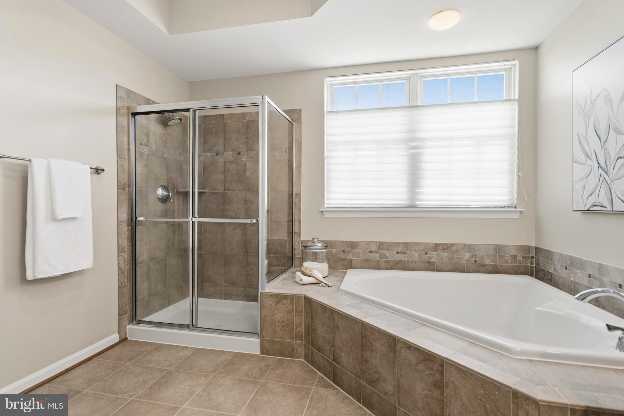 22938 EVERSOLE TERRACE