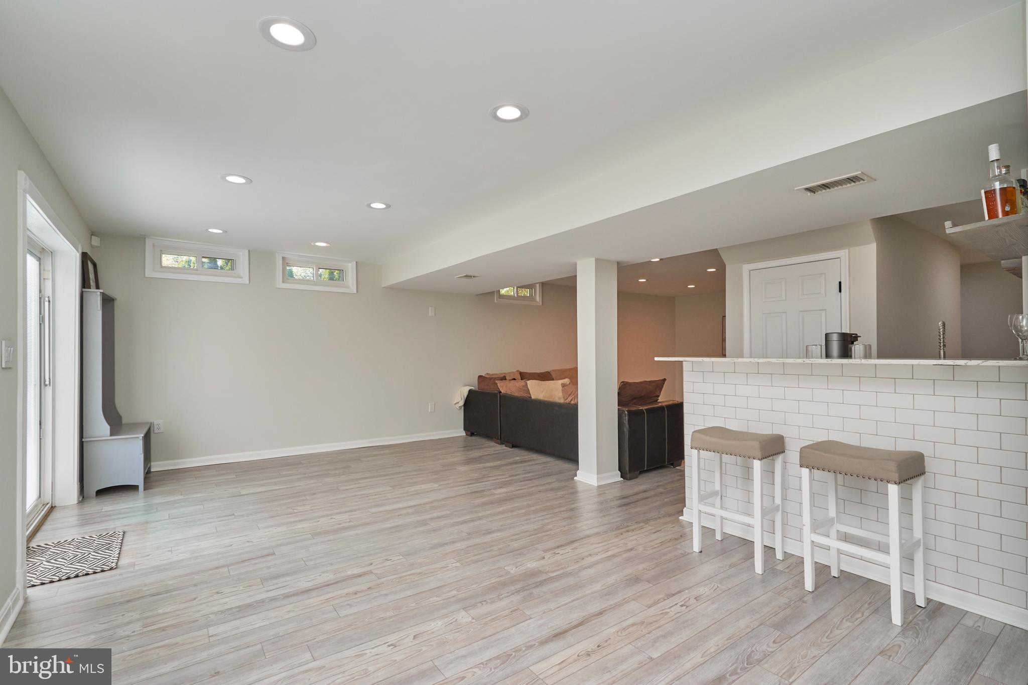 1303 GARRISON COURT NE