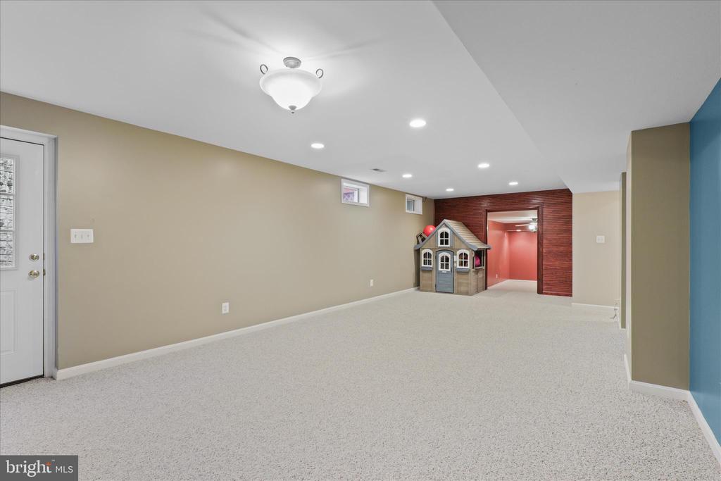 43312 HAGEN COURT