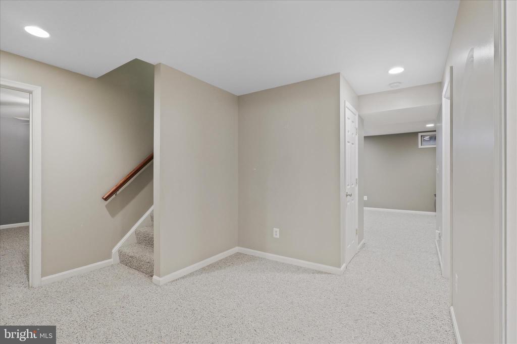 43312 HAGEN COURT