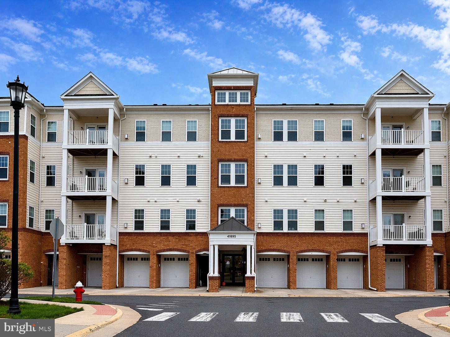 41895 CATHEDRAL VALLEY SQUARE 406