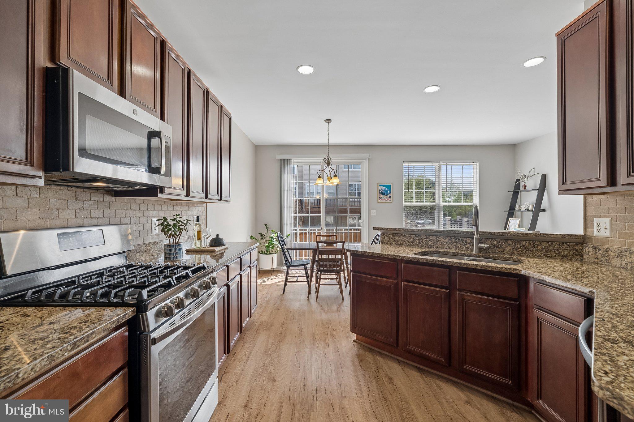 43255 SUNDERLEIGH SQUARE