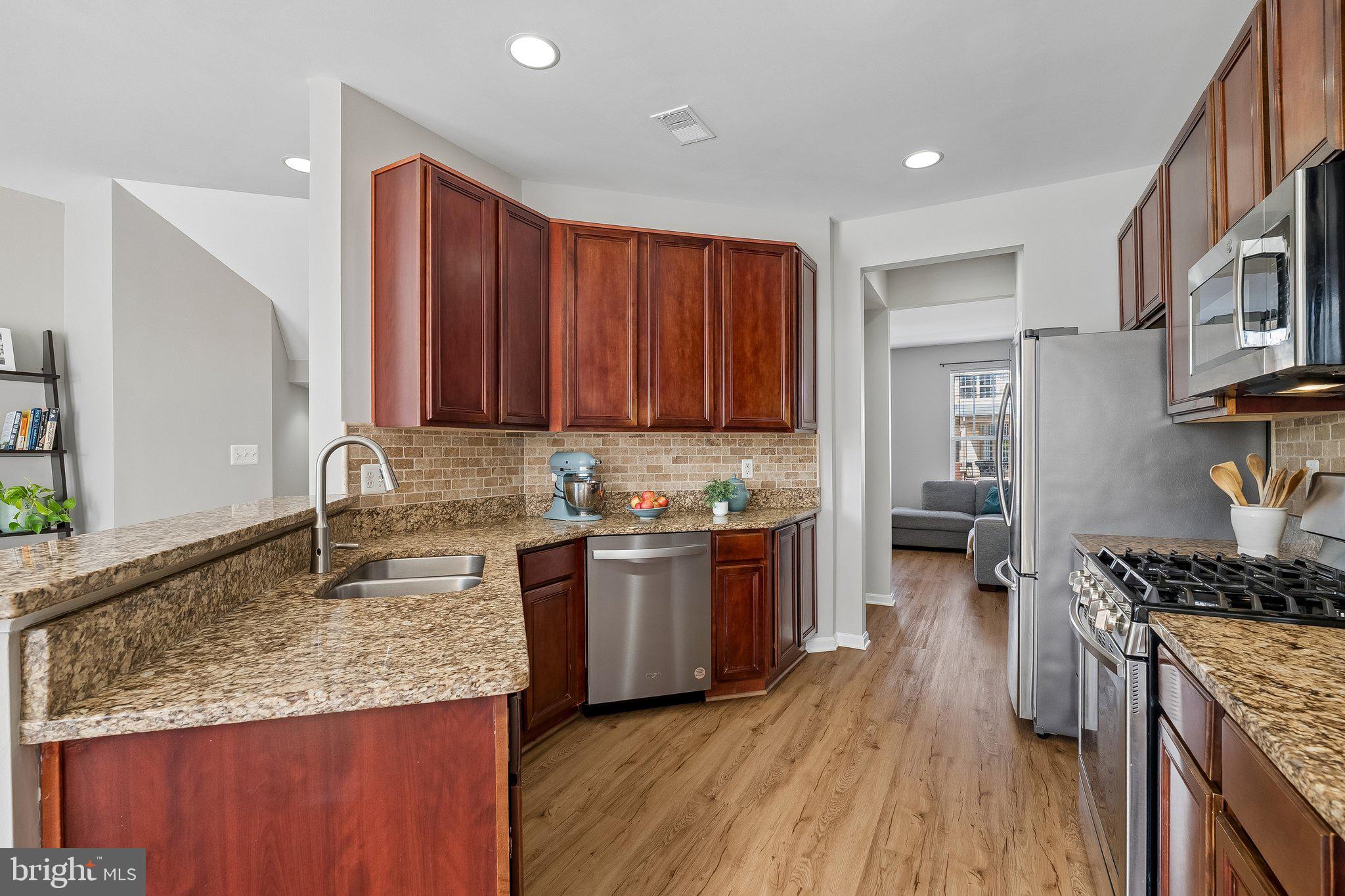 43255 SUNDERLEIGH SQUARE