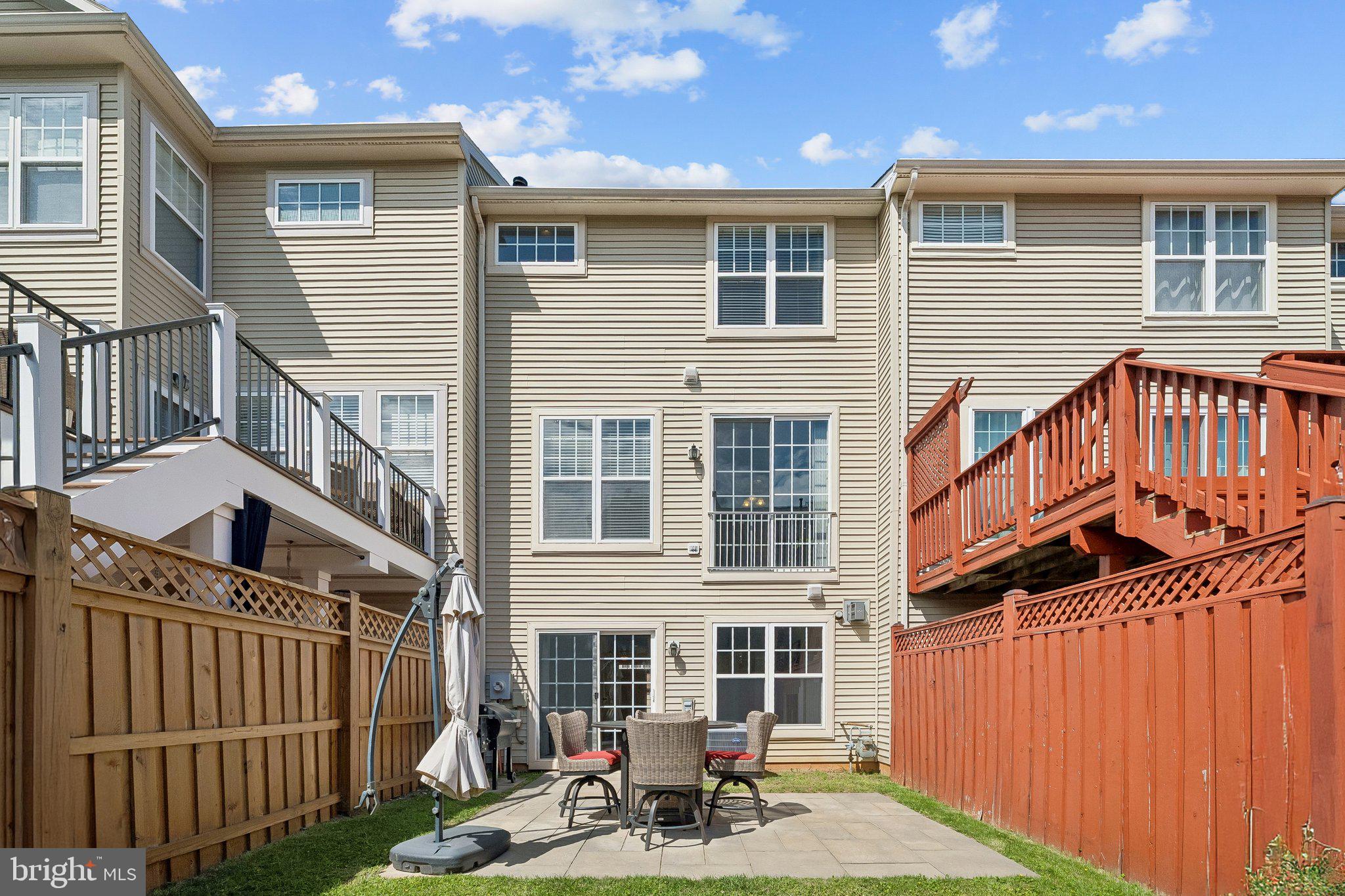 43255 SUNDERLEIGH SQUARE