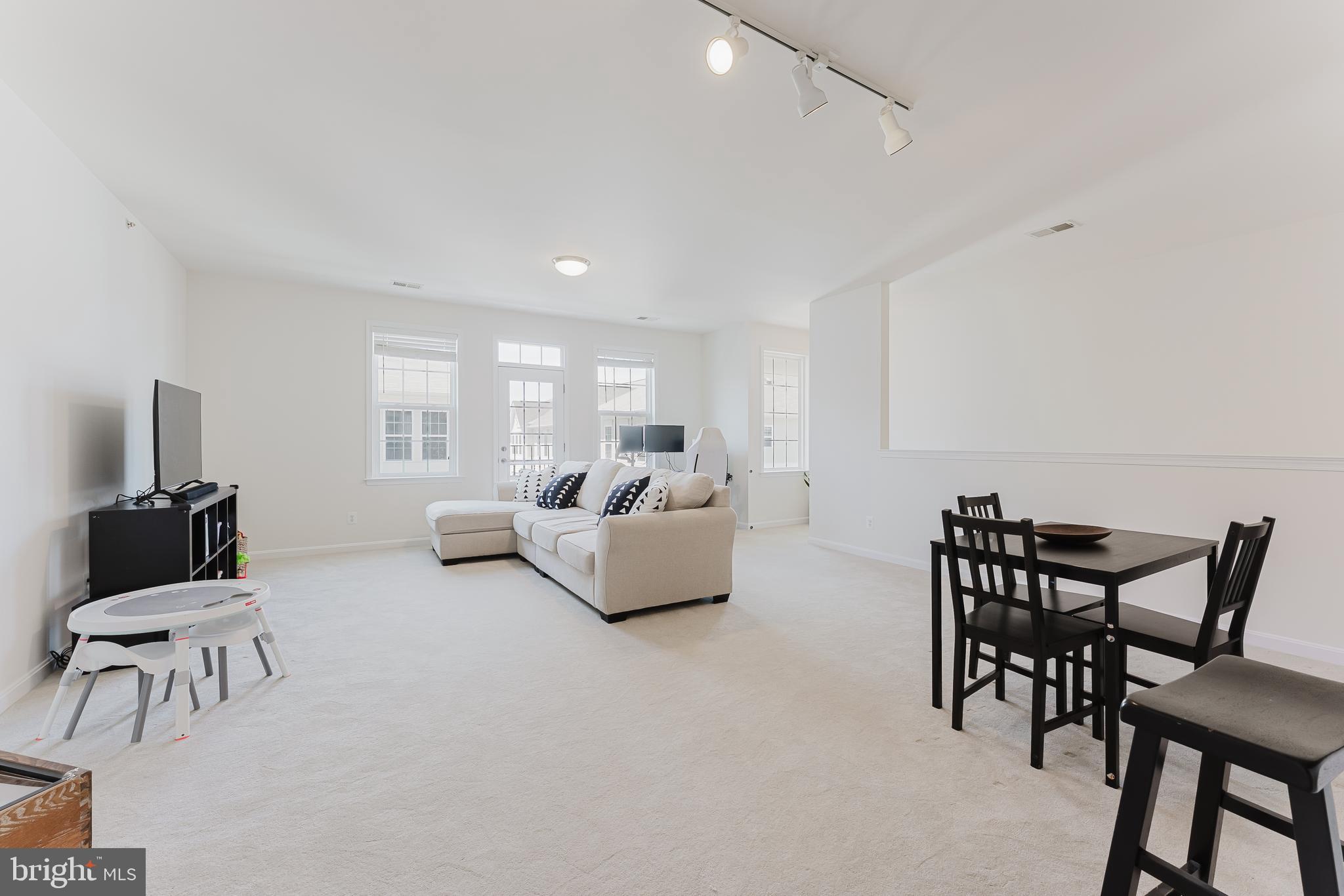 24588 BYRNE MEADOW SQUARE 302