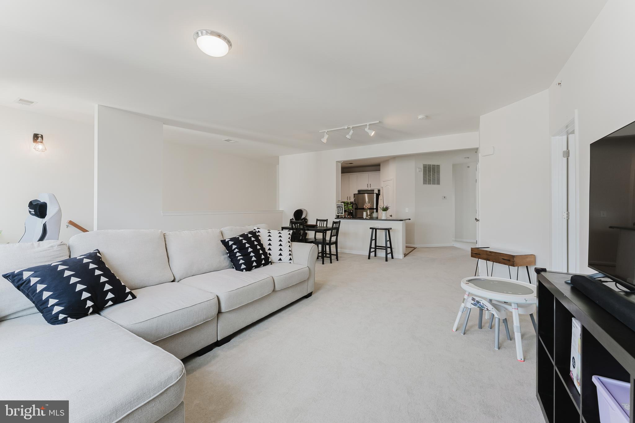 24588 BYRNE MEADOW SQUARE 302
