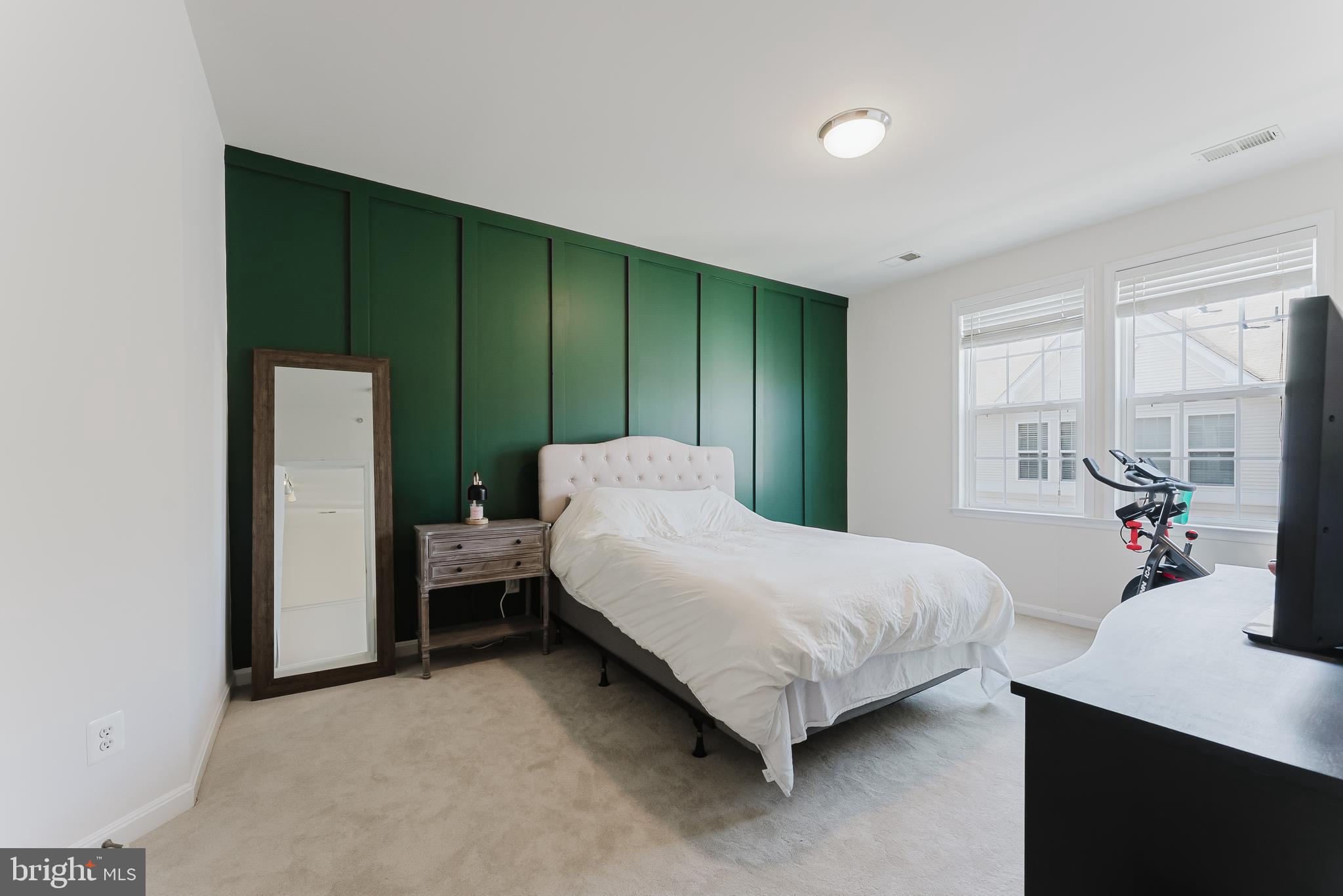 24588 BYRNE MEADOW SQUARE 302