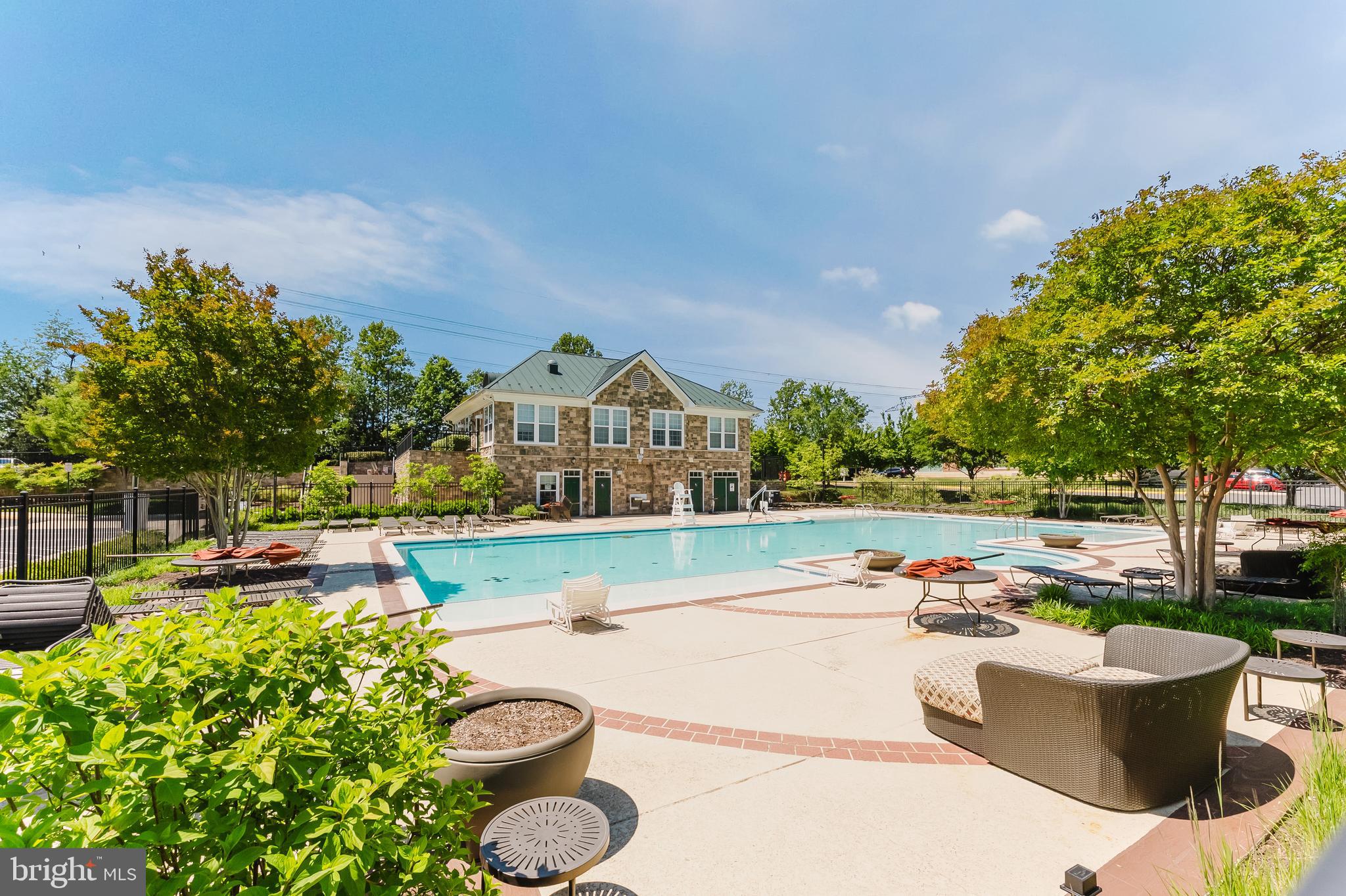 24588 BYRNE MEADOW SQUARE 302