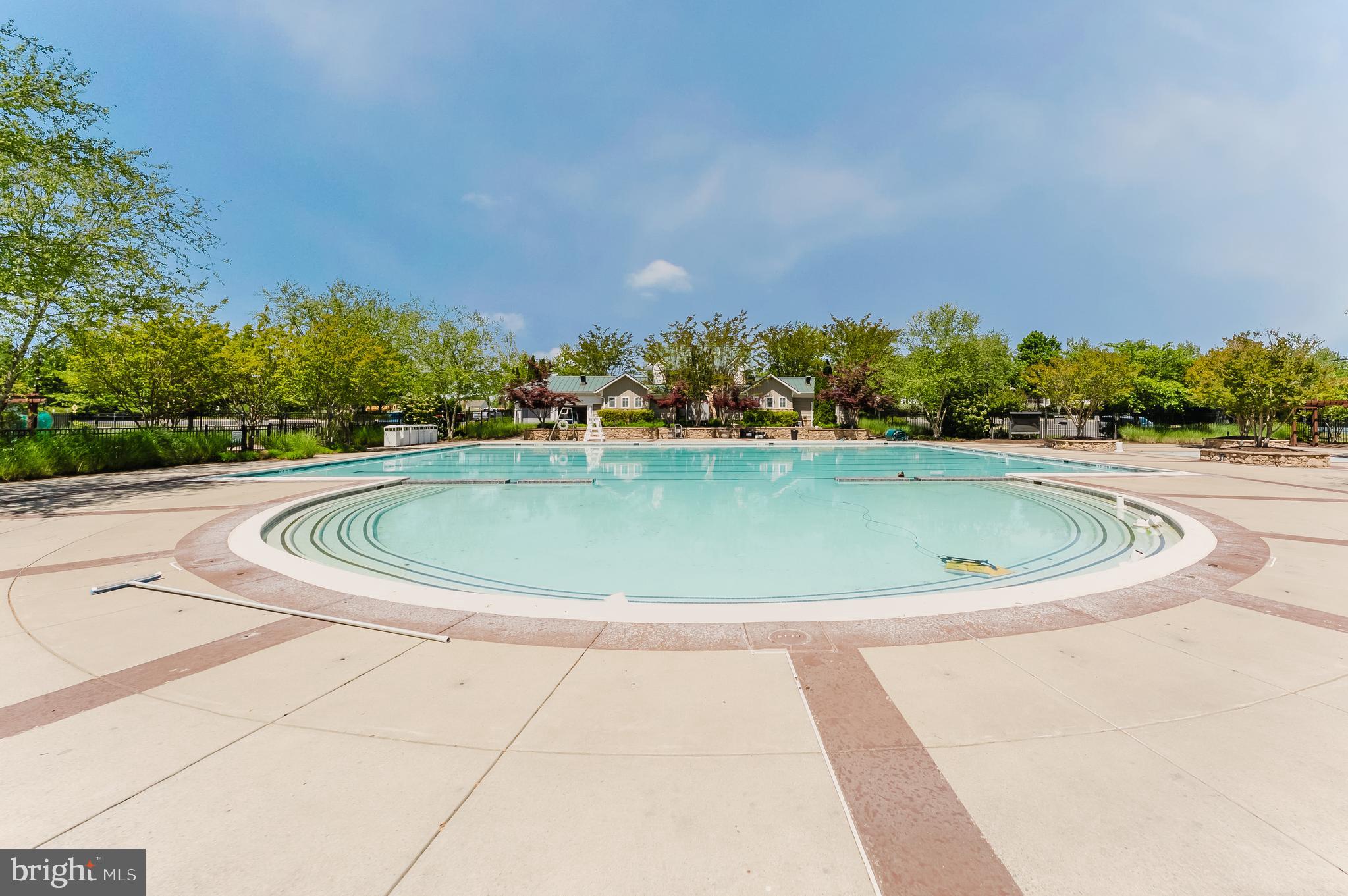 24588 BYRNE MEADOW SQUARE 302