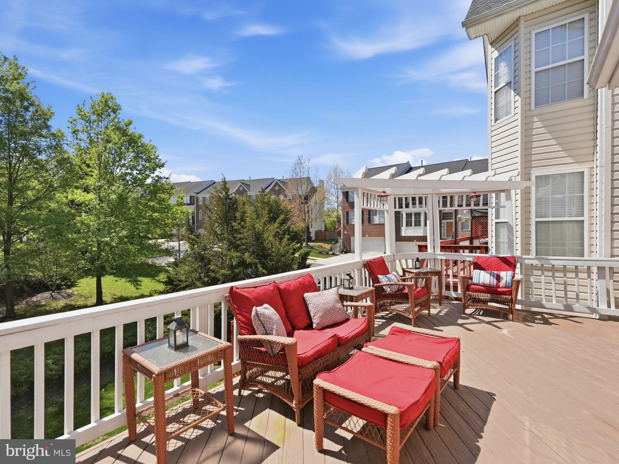 803 KENDRA TERRACE NE