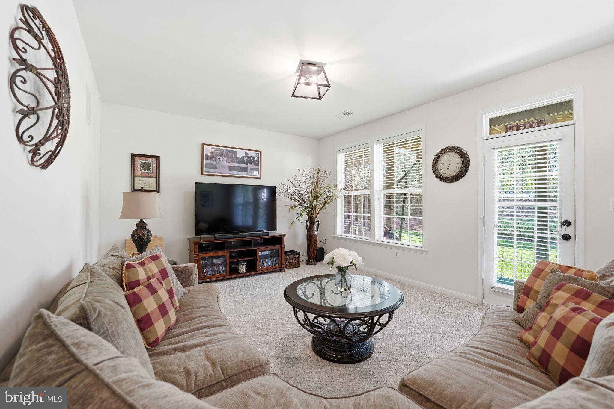 803 KENDRA TERRACE NE
